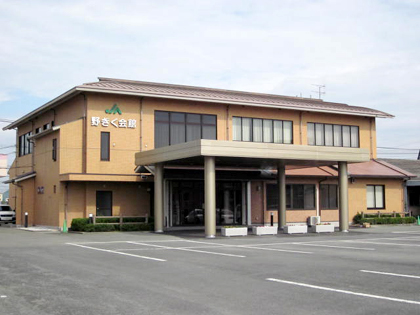 本館斎場外観